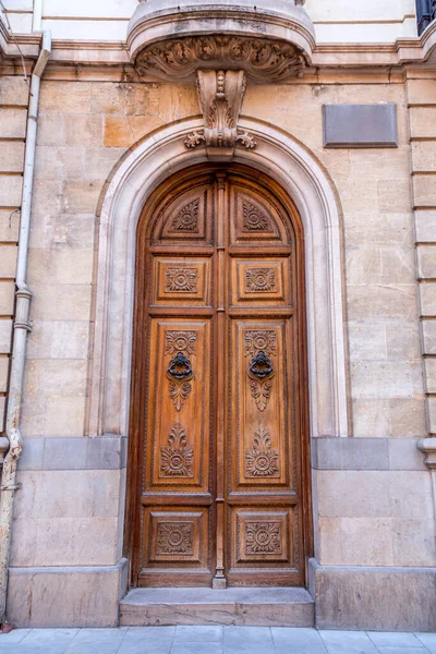 Staré Krásné Zdobené Dveře Klasický Architektonický Detail Nalezen Granada Španělsko — Stock fotografie