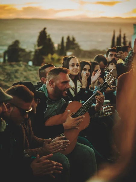 Granada Hiszpania Luty 2022 Grupa Cygańskich Muzyków Wykonujących Sztukę Flamenco — Zdjęcie stockowe