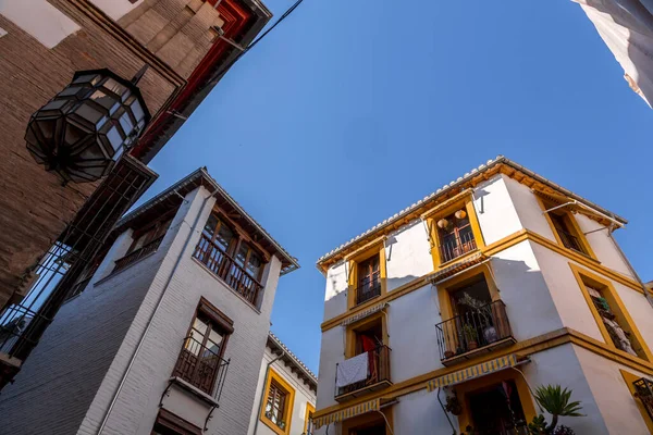 Architektura Ogólna Widok Ulicę Historycznym Mieście Granada Autonomicznym Regionie Andaluzji — Zdjęcie stockowe