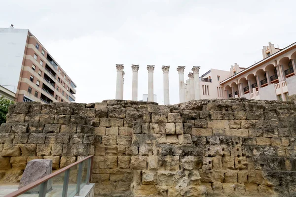 Columnas Restantes Del Templo Romano Templo Romano Córdoba Andalucía España —  Fotos de Stock