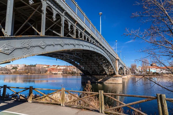 Puente Enrique Estevan Sobre Río Tormes Salamanca Castilla León España — Foto de Stock