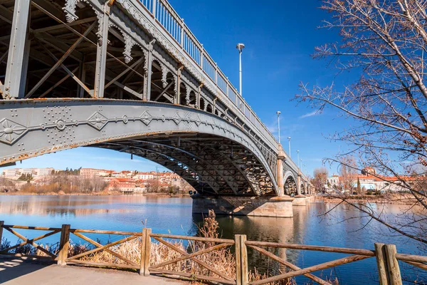 Ponte Enrique Estevan Sobre Rio Tormes Salamanca Castela Leão Espanha — Fotografia de Stock