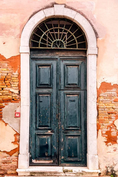 Ancienne Belle Porte Ornée Détail Architectural Classique — Photo