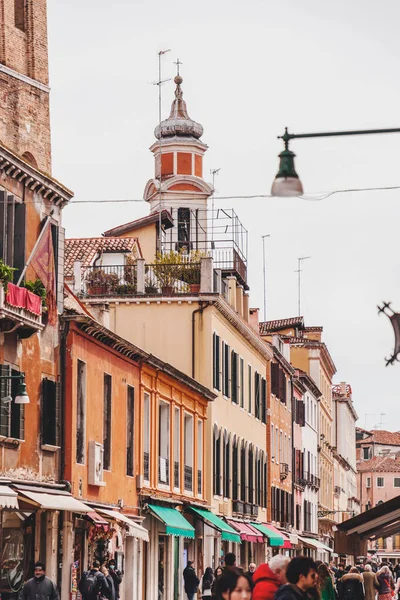 意大利威尼斯 2022年4月2日 威尼斯典型的威尼斯建筑和街道景观 — 图库照片