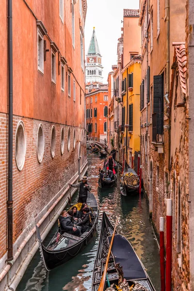 이탈리아 베네치아 2022 이탈리아 베네토의 운하에 곤돌라 — 스톡 사진