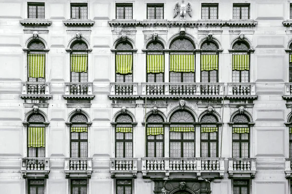 Typisk Venetiansk Arkitektur Och Gatuvy Från Venedig Italien — Stockfoto