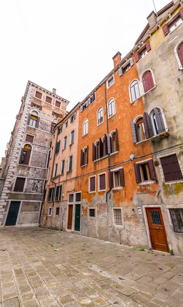 Τυπική Βενετική Αρχιτεκτονική Και Θέα Στο Δρόμο Από Βενετία Ιταλία — Φωτογραφία Αρχείου