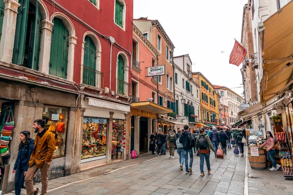 Wenecja Włochy Kwietnia 2022 Typowa Wenecka Architektura Widok Ulicę Wenecji — Zdjęcie stockowe