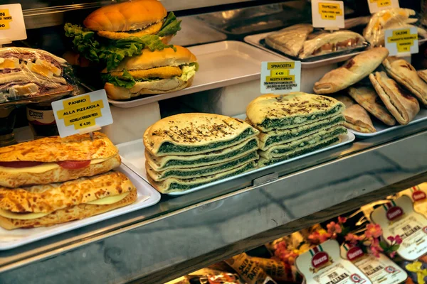 Venice Italy April 2022 Traditional Italian Food Snacks Displayed Cafe — 스톡 사진