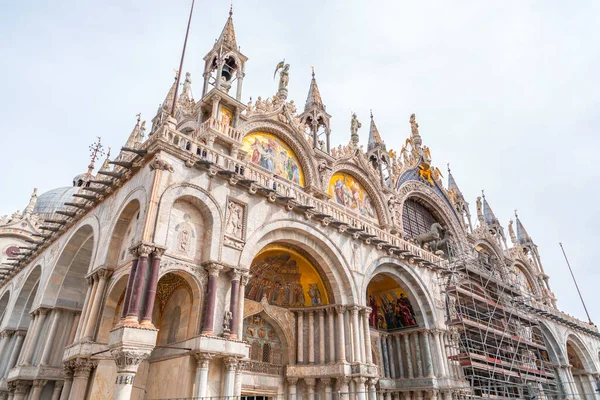 Venedig Italien April 2022 Den Patriarkala Katedralen Basilikan Saint Mark — Stockfoto