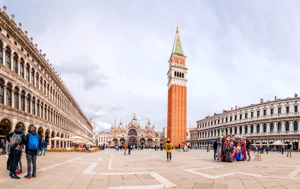 Venezia Aprile 2022 Luoghi Interesse Storico Persone Che Camminano Piazza — Foto Stock