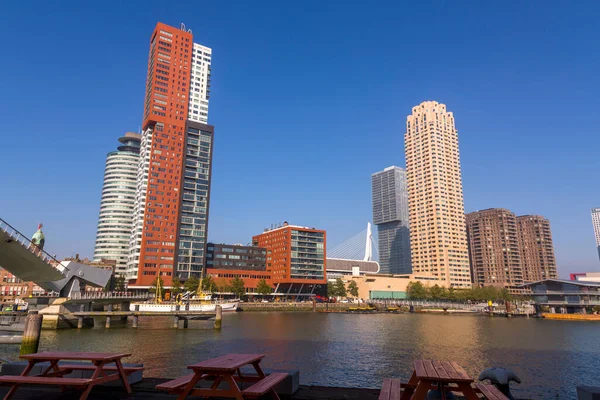 Rotterdam Hollanda Ekim 2021 Nieuwe Maas Nehri Nin Kıyısında Yer — Stok fotoğraf