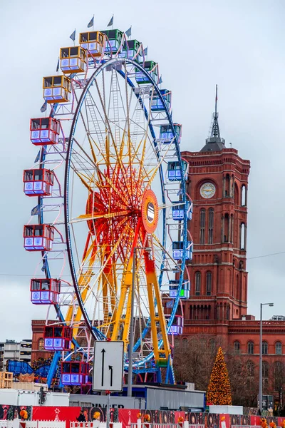 2021年 Dec 德国柏林Alexanderplatz圣诞市场的摩天轮 — 图库照片