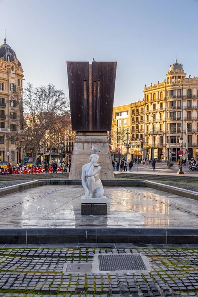 Barcelona Spanien Februar 2022 Gebäude Und Menschen Bewegung Placa Catalunya — Stockfoto