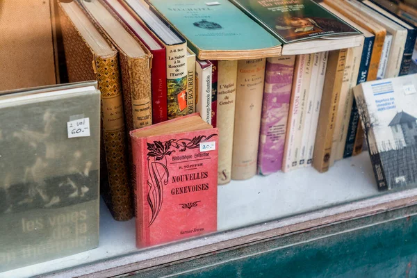 Geneva Switzerland Mar 2022 Second Hand Vintage Books French Language — Stockfoto