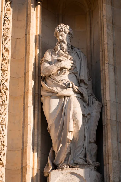2022年1月21日フランス オルレアン フランス オルレアンのサント クロワ大聖堂のファサードの装飾的な建築の詳細 — ストック写真