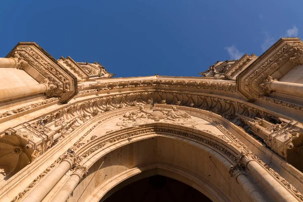 Dettaglio Architettonico Ornamentale Sulla Facciata Della Cattedrale Sainte Croix Orleans — Foto Stock