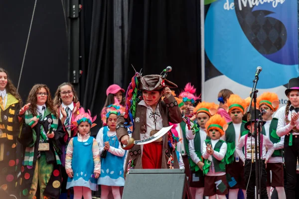 2022年西班牙马拉加 Feb 27日 在西班牙马拉加 人们用服装 哑剧和为孩子们表演来庆祝马拉加狂欢节 — 图库照片