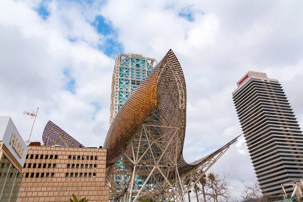 Barcelona España Feb 2022 Gigantesca Escultura Gold Fish Peix Frank —  Fotos de Stock