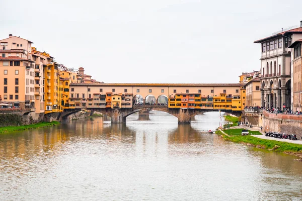 Florencja Włochy Kwietnia 2022 Budynek Historyczne Budowle Wokół Rzeki Arno — Zdjęcie stockowe