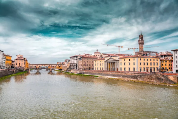 Florencia Italia Abril 2022 Edificios Estructuras Históricas Alrededor Del Río —  Fotos de Stock