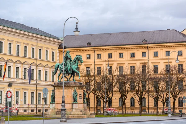 Mnichov Německo Prosince 2021 Bronzová Jezdecká Socha Ludvíka Bavorského Krále — Stock fotografie