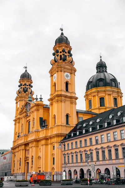 2021年 德国慕尼黑 Dec Odeonsplatz 那里有重要的建筑 如Feldherrnhalle Palais Preysing Cajetan Church等 — 图库照片