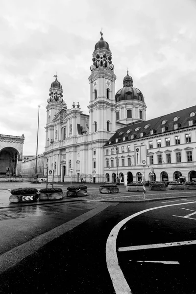 Múnich Alemania Dic 2021 Odeonsplatz Donde Estructuras Significativas Como Feldherrnhalle —  Fotos de Stock