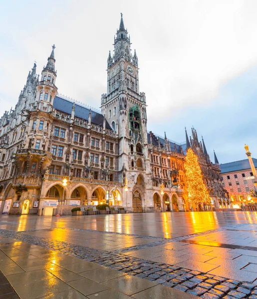 Мюнхен Германия Декабря 2021 Года Мюнхен Туристические Часы Rathaus Glockenspiel — стоковое фото