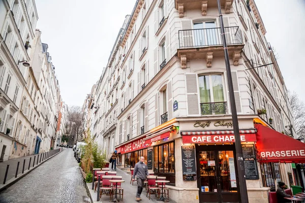 Париж Франція Січня 2022 Року Типовий Паризький Кафе Зовнішніми Сидіннями — стокове фото