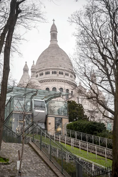 프랑스 2022 프랑스 몽마르트르에 Sacre Coeur Basilica 오르는 케이블카 — 스톡 사진