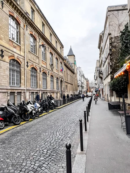 Paryż Francja Stycznia 2022 Widok Ulicę Montmartre Jednej Najbardziej Tętniących — Zdjęcie stockowe