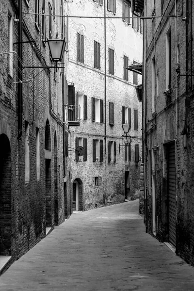 Общая Архитектура Вид Улицу Исторического Итальянского Города Сиена Тоскане — стоковое фото