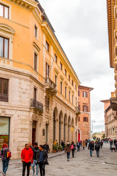 Siena Italië Apr 2022 Generieke Architectuur Uitzicht Straat Vanuit Historische — Stockfoto