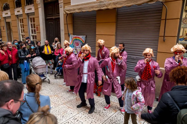 Malaga Spain Feb 2022 People Celebrating Malaga Carnival Costumes Confettis — Stockfoto