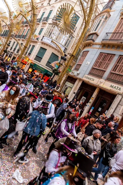 Malaga Spanya Şubat 2022 Malaga Karnavalı Kostümler Konfetiler Müzik Dans — Stok fotoğraf