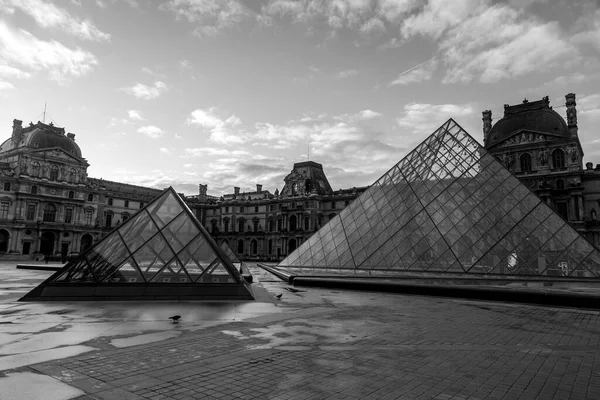 Paris France Jan 2022 Glass Pyramid Louvre Museum Main Entrance —  Fotos de Stock