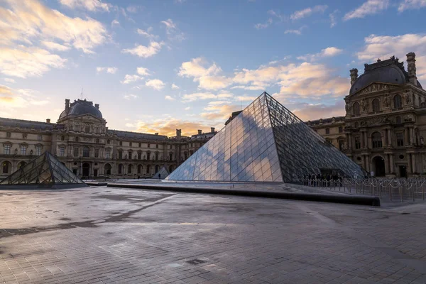 Paris France Jan 2022 Glass Pyramid Louvre Museum Main Entrance —  Fotos de Stock