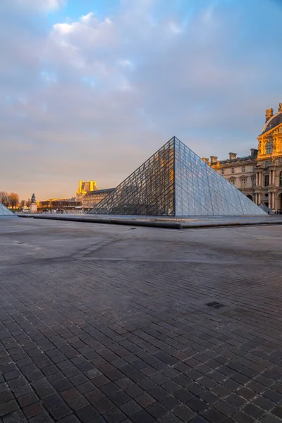 Paříž Francie Jan20 2022 Skleněná Pyramida Muzea Louvre Hlavní Vchod — Stock fotografie