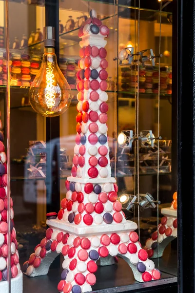 Paris France January 2022 Macaroons Shaped Eiffel Tower Confectionery Shop — Zdjęcie stockowe