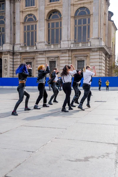 Turin Italy March 2022 Group Young People Performing Dancing Choreography — Stockfoto