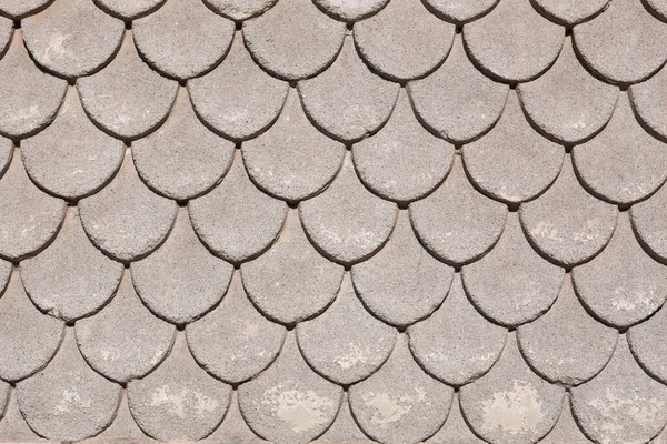 Carved Fish Scale Stone Wall Close Texture Background Textured Stained — Stockfoto
