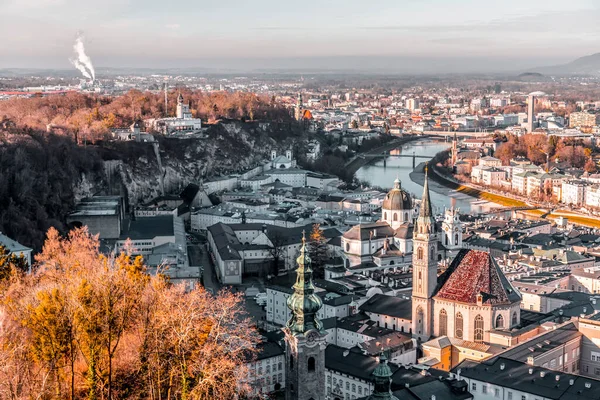 2021年12月27日 奥地利萨尔茨堡州首府萨尔茨堡的城市景观视图 — 图库照片