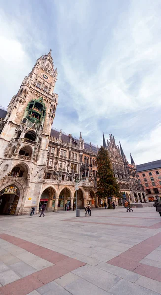 Мюнхен Германия Декабря 2021 Года Мюнхен Туристические Часы Rathaus Glockenspiel — стоковое фото