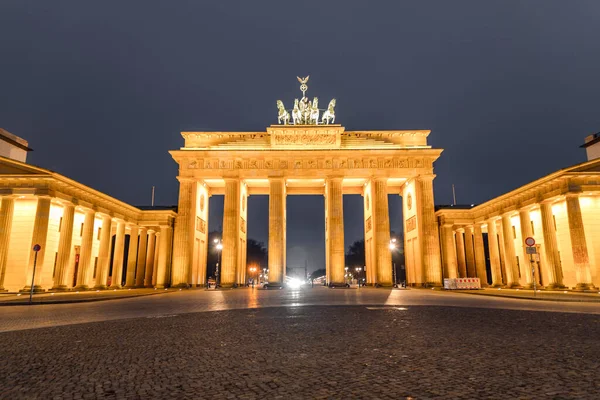 Słynny Punkt Orientacyjny Bramy Brandenburskiej Lub Brandenburskiej Tor Berlinie Stolicy — Zdjęcie stockowe