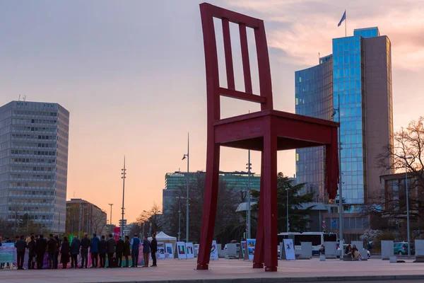 Ginebra Suiza Marzo 2022 Broken Chair Una Escultura Monumental Madera — Foto de Stock