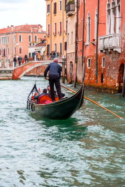 Gondolák Ókori Csatornákon Velence Veneto Olaszország — Stock Fotó