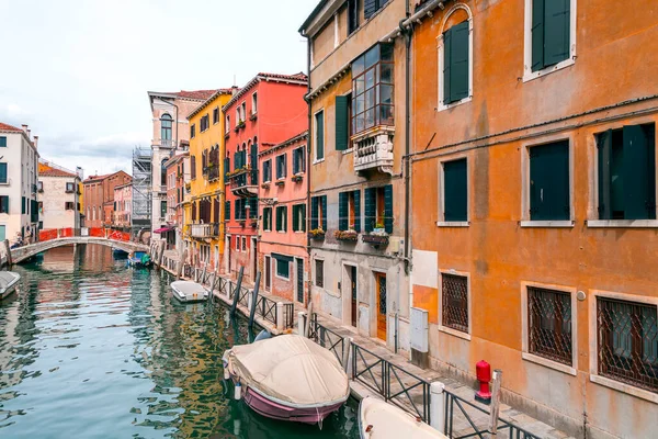 Venice Italy April 2022 Beautiful Canals Traditional Venetian Buildings Venice — Stock Photo, Image