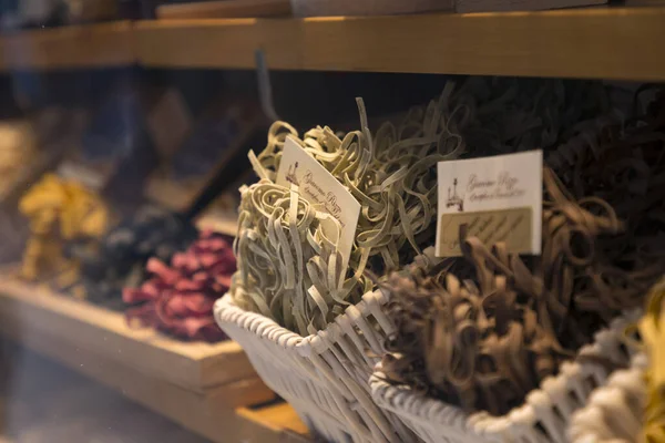 Veneza Itália Abril 2022 Massas Tradicionais Italianas Exibidas Janela Uma — Fotografia de Stock