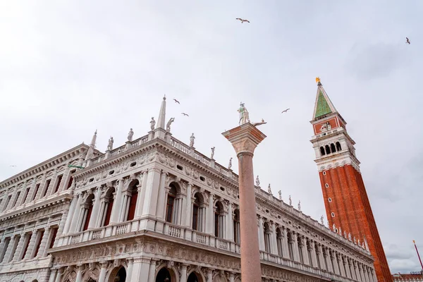 Historische Bezienswaardigheden Mensen Die Wandelen Het San Marcoplein Piazza San — Stockfoto